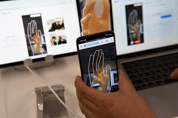 NTT東日本「触覚と映像を使ったオンライン診療」デモを公開　現場の看護士と遠隔の医師がIOWNでリアル触診　ユカイ工学が協力