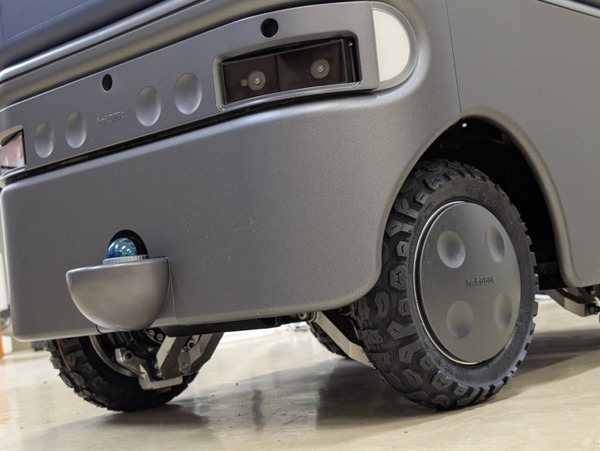 Hakobotが四輪駆動・四輪操舵の自動配送ロボットで雪道走行の実証実験へ　カスタムホイールとオフロードタイヤで雪道走破に臨む