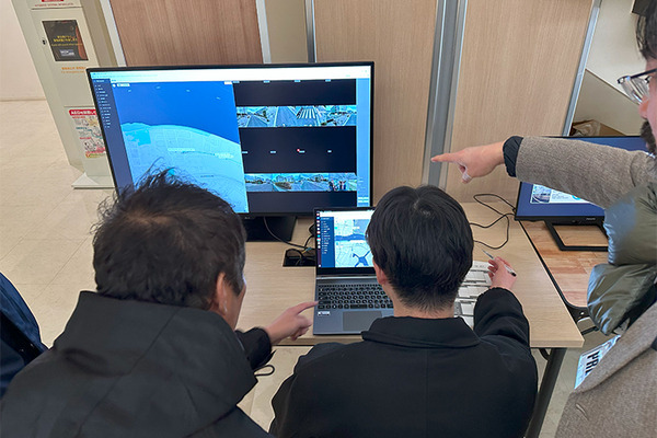 川崎市の自動運転EVバス 試乗レポート、自動運転の見どころと最新事情を徹底解説　信号協調・車線変更・車両価格・レベル4認可までetc