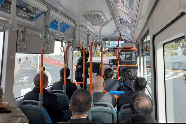 川崎市の自動運転EVバス 試乗レポート、自動運転の見どころと最新事情を徹底解説　信号協調・車線変更・車両価格・レベル4認可までetc