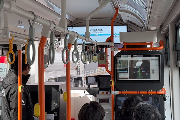 川崎市の自動運転EVバス 試乗レポート、自動運転の見どころと最新事情を徹底解説　信号協調・車線変更・車両価格・レベル4認可までetc