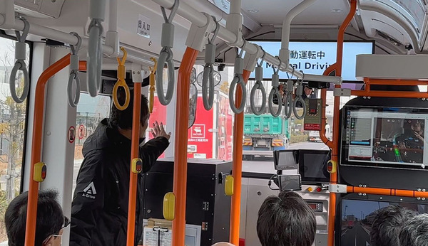 川崎市の自動運転EVバス 試乗レポート、自動運転の見どころと最新事情を徹底解説　信号協調・車線変更・車両価格・レベル4認可までetc