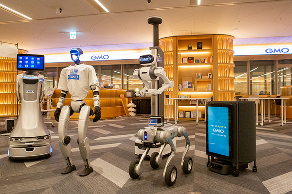 話題のヒューマノイドが歩き回る！犬型ロボや警備ロボ、搬送ロボなどが集結　GMO AIRが社内向けロボット体験会を開催