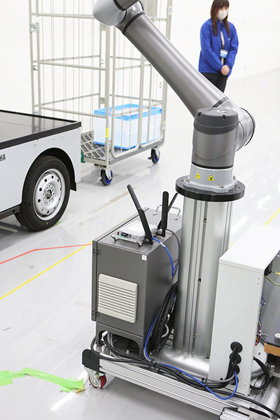 NTT東日本「スマート工場のローカル5Gデモを公開」メーカー異なる複数ロボットやAMR、IoT機器等が連携