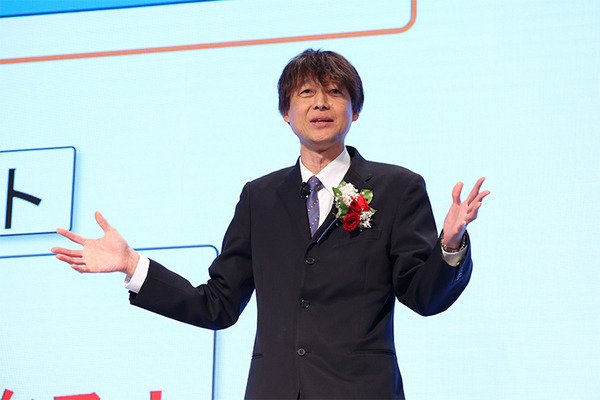 AIと仮想空間で群ロボットが自律進化！サイバーセキュリティの新課題　fuRo古田所長がスワームロボティクスをデモ