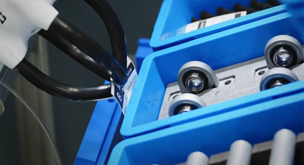 ブリヂストンがゴム人工筋肉のソフトロボットハンドのデモ動画3本を公開　物流・製造・小売で柔らかい手の可能性示す