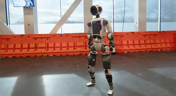 ボストン・ダイナミクスのヒューマノイド「歩く、走る、這う、側転もできる」リアルな動きをモーションキャプチャーで強化学習