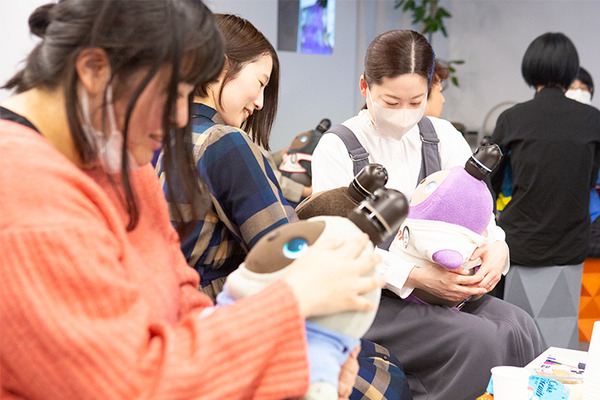 家族型ロボット『LOVOT』には本当に癒やし効果があるのか？診断アプリで確かめる「自律神経整えナイト」参加レポート