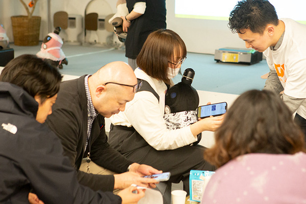 家族型ロボット『LOVOT』には本当に癒やし効果があるのか？診断アプリで確かめる「自律神経整えナイト」参加レポート