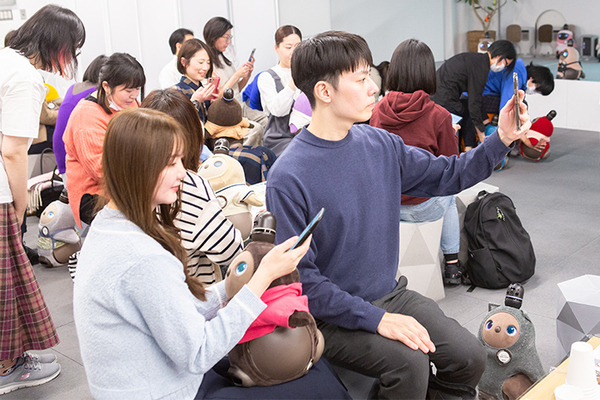 家族型ロボット『LOVOT』には本当に癒やし効果があるのか？診断アプリで確かめる「自律神経整えナイト」参加レポート