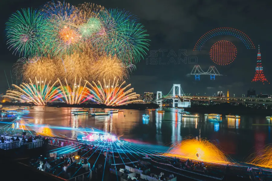 東京の夜景をバックにドローンと花火、ライブパフォーマンスによる圧倒的スペクタクル「STAR ISLAND 2025」今年もお台場で開催
