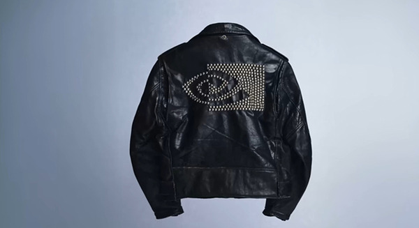 1Xの家庭用ヒューマノイド新型モデルが NVIDIAのCEOに特製の革ジャンをプレゼント　皿洗いを学習する動画を公開