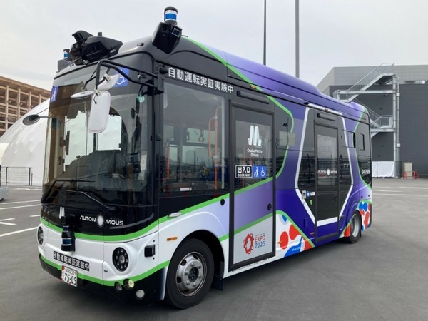 大阪・関西万博の自動運転バスに「ターゲットラインペイント」を採用　大屋根リング下やトンネル内の安定走行に有効と判断