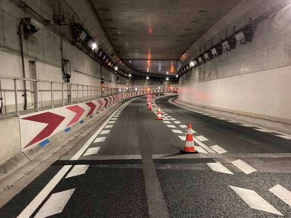 大阪・関西万博の自動運転バスに「ターゲットラインペイント」を採用　大屋根リング下やトンネル内の安定走行に有効と判断