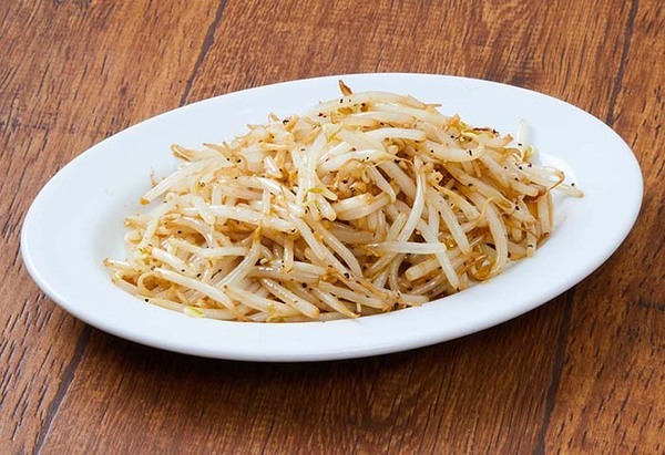 JR神田駅構内の一風堂、炒飯やモヤシ炒めに調理ロボット導入　TOKYO豚骨BASE MADE by一風堂に「I-Robo2」