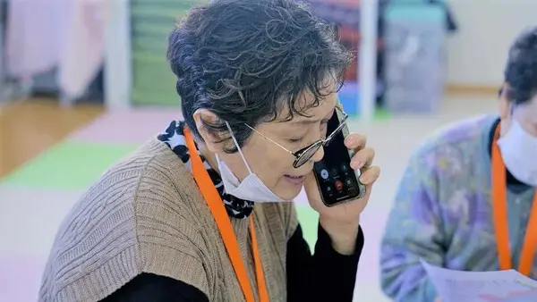 都留市でオンデマンド交通の実証運行を実施、AI自動音声応答の電話予約で送迎車が停留所に　95%以上の予約が正常に完了