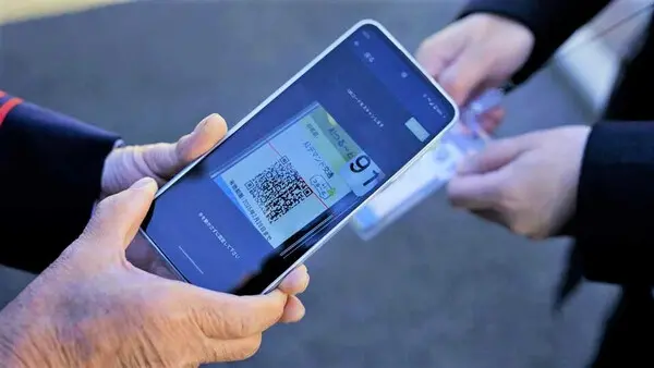 都留市でオンデマンド交通の実証運行を実施、AI自動音声応答の電話予約で送迎車が停留所に　95%以上の予約が正常に完了
