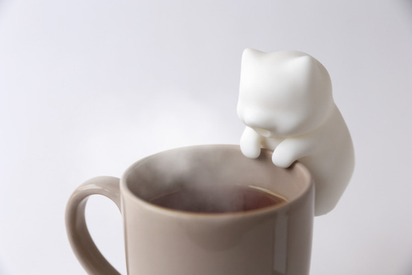 熱いものを冷ましてくれる小さなロボット「猫舌ふーふー」のクラウドファンディング、4月15日開始　猫舌問題にIT技術で挑む