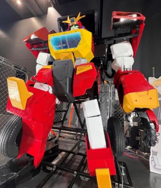 身長2.5mの変形ロボ「勇者ファイバリオン」展示、秋葉原にロボットゴコロをくすぐる新スポット「Akiba Robolabo Meetup」オープン
