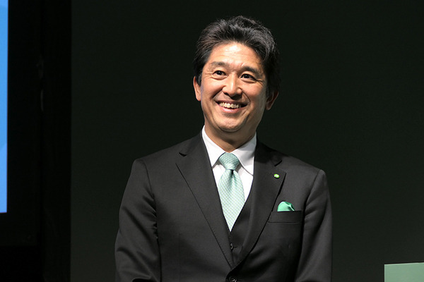 アイロボット新CEOコーエン氏が初来日、ラインナップも一新、機械式ゴミ圧縮機能を持つ機種も