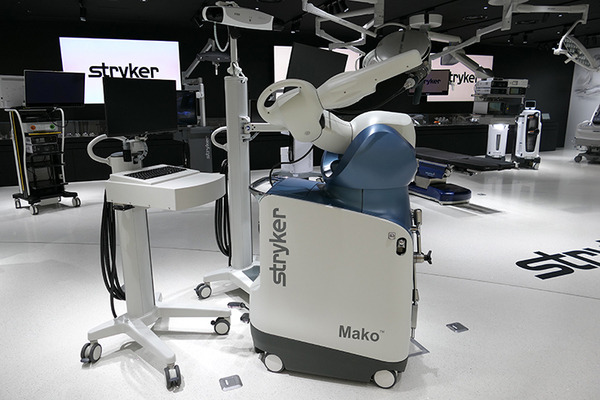 日本ストライカーが本社を拡張移転、ショールーム付きに　人工関節置換術用ロボット「Mako」訓練施設も