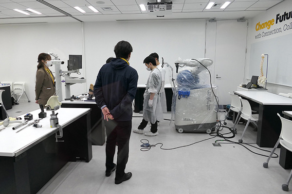 日本ストライカーが本社を拡張移転、ショールーム付きに　人工関節置換術用ロボット「Mako」訓練施設も