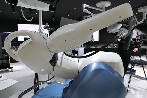 日本ストライカーが本社を拡張移転、ショールーム付きに　人工関節置換術用ロボット「Mako」訓練施設も