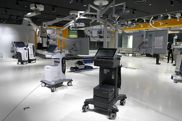 日本ストライカーが本社を拡張移転、ショールーム付きに　人工関節置換術用ロボット「Mako」訓練施設も