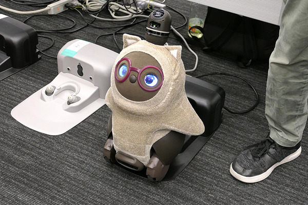 ロボットの未来を語ろう、「コミュニケーションロボット博」開催　各メーカーとオーナーたちが集う