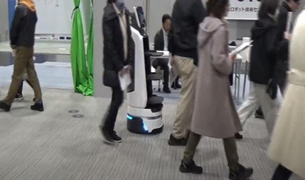 複数のロボットやモビリティの協調運行の実証を実施　イベント会場で多数の人とロボットの混在も再現　京都スマートシティ推進協議会