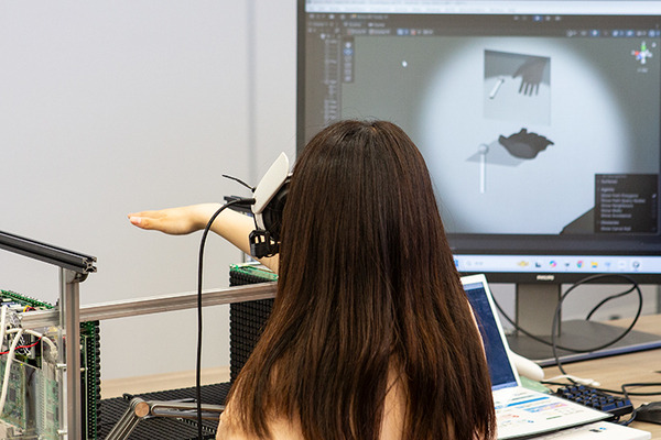 超音波で空中にリアルな触感を創るってどういうこと？　NTTが触れずにつるつる・ざらざらなどの触り心地を演出する技術を発表