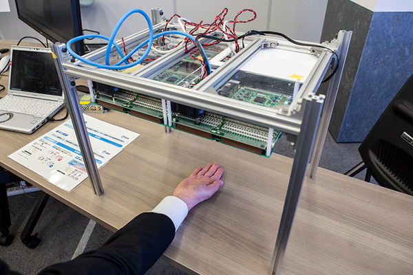 超音波で空中にリアルな触感を創るってどういうこと？　NTTが触れずにつるつる・ざらざらなどの触り心地を演出する技術を発表