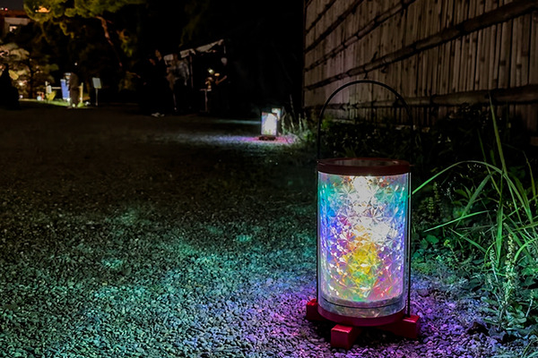 日本庭園で幻想的な光と音のライトアップを楽しむ「旧芝離宮夜会 ひかりめぐる庭」体験レポート　5月25日まで開催