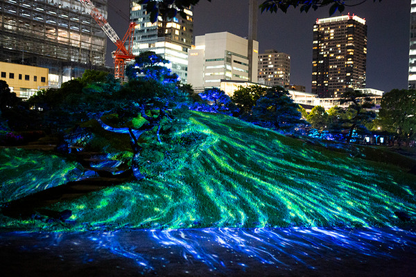 日本庭園で幻想的な光と音のライトアップを楽しむ「旧芝離宮夜会 ひかりめぐる庭」体験レポート　5月25日まで開催