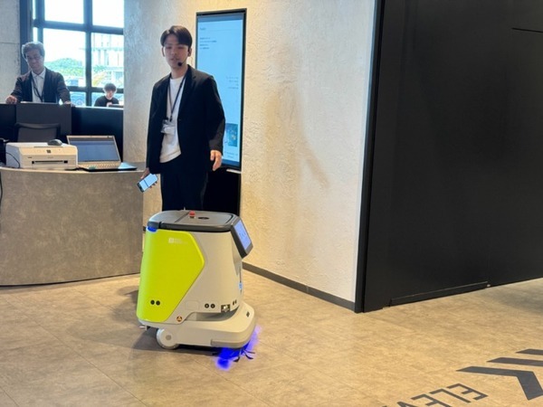 異なるメーカーのロボットを一括制御　群管理と共通インターフェースで衝突・停止を防止　経産省「ロボットフレンドリー構築支援」
