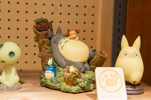 「ジブリの立体造型物展」開幕！ 巨大トトロや紅の豚の飛行艇など圧巻の造型物の見どころ紹介　体験レポート