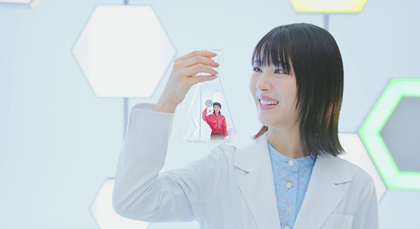 UBE、浜辺美波さん出演のCM動画を公開　新しい希望と出会える「化学のおもしろさ」を「ループ動画」で表現