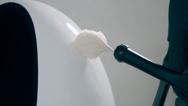 人類未体験のヒューマノイドとのシンクロ感覚　全身の動きや力加減をロボットと共有する「カプセルインタフェース」を公開　H2L