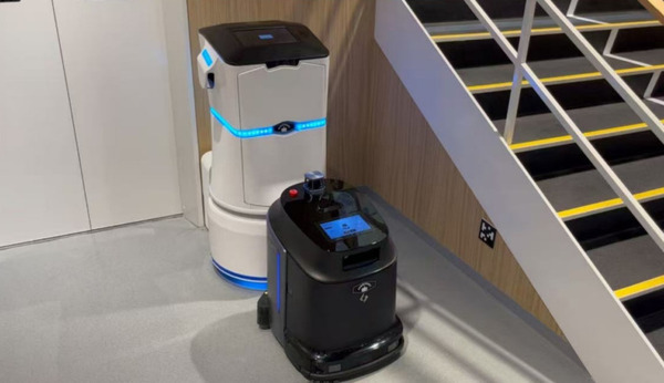 万博会場で配送ロボットNAOMI-2と清掃ロボットKIRARAが活躍中　動画を公開　エイム・テクノロジーズ