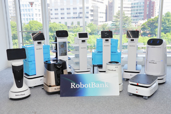 約2時間で導入作業が完了するAI搭載自律走行搬送ロボットを紹介、ロボットバンクが「国際物流総合展 2025」に出展