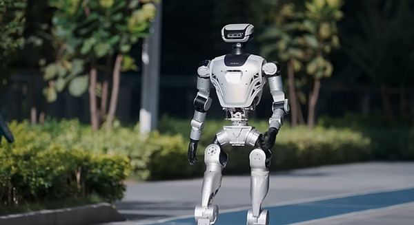 「歩き方が○×みたい」脚を持つロボット開発のLimXがヒューマノイド最新動画を公開　SNSの反応は?