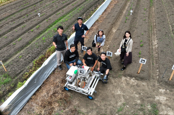 除草作業時間80%削減へ　自律型親子式除草ロボット「ウネカル」が農水省スマート農業事業に採択