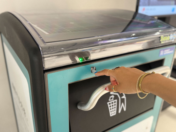 万博にスマートゴミ箱「SmaGO」展示　ゴミの圧縮が見えるスケルトン仕様で循環型社会を実感　フォーステック