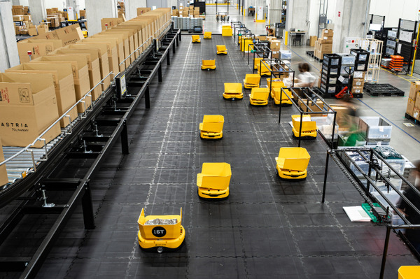 アダストリアグループが物流センターにロボットシステムを大規模導入、生産性と作業キャパシティを最大60％向上