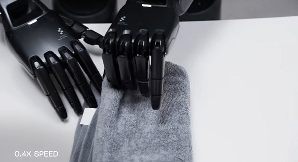 最新のヒューマノイドがタオルを畳む動画を公開　この動画の見どころとポイント、技術的にすごい点を詳しく解説