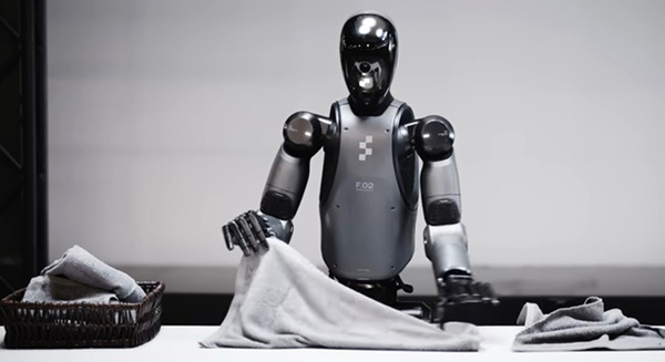 最新のヒューマノイドがタオルを畳む動画を公開　この動画の見どころとポイント、技術的にすごい点を詳しく解説