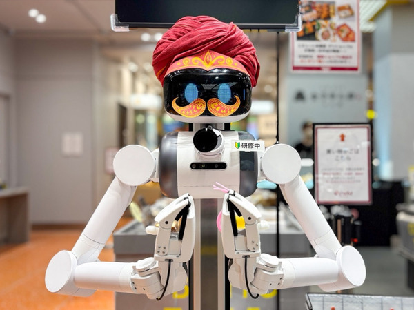 駅ナカでAIロボットがインド風ダンス!? 話題の秋葉原カレーフェスにまさかの「ugo Pro」起用、カレー激戦区3館で展開