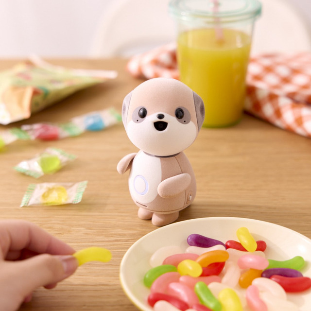 シャープが新AI製品「ポケとも」発表 – ロボットとアプリで展開するポケットサイズの対話パートナー