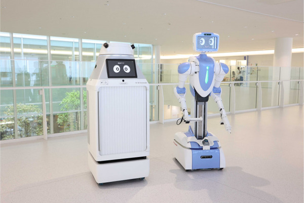 藤田医大＆川崎重工 2種ロボット連携で検体配送から検査機器投入の自動化を世界初実現！