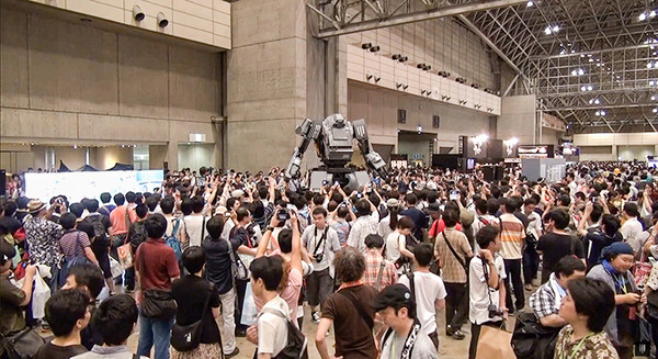 8年前、4m級の巨大ロボットが戦う日米決戦があった！熱狂した壮絶デュエルを振り返る